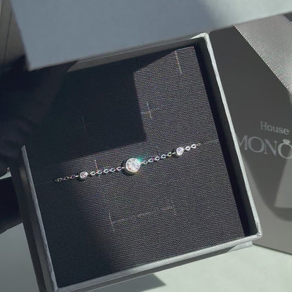 Hõbedane käevõru moissaniitidega „Luna Trio“