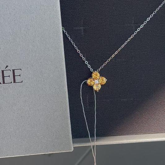 Hõbedane kaelakett kollaste moissaniitidega ripatsiga „Honey Blossom“