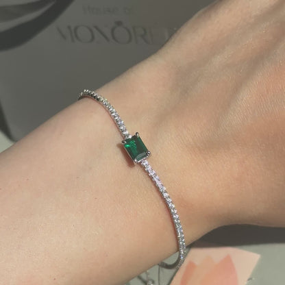 Hõbedast tennisekäevõru rohelise kristalliga „Green Emerald Cut“