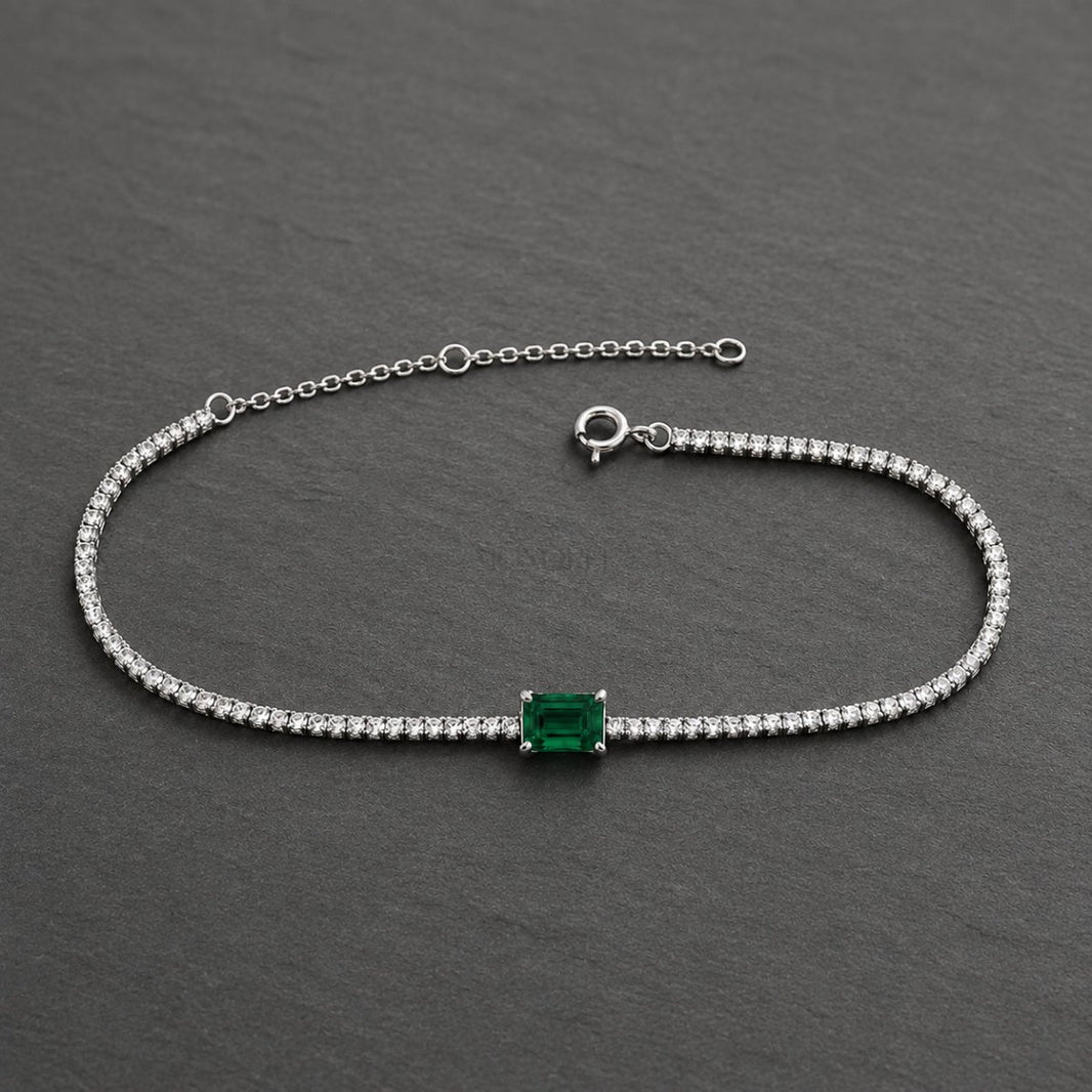 Hõbedane tennisekäevõru rohelise kristalliga „Green Emerald Cut“ - MONOREE